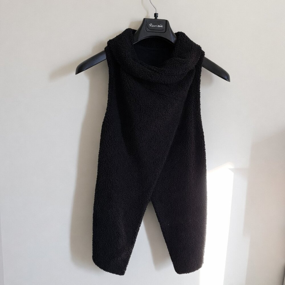 Sz Small ALO Yoga Cozy Up Fuzzy Fleece Vest - Picture 3 of 6